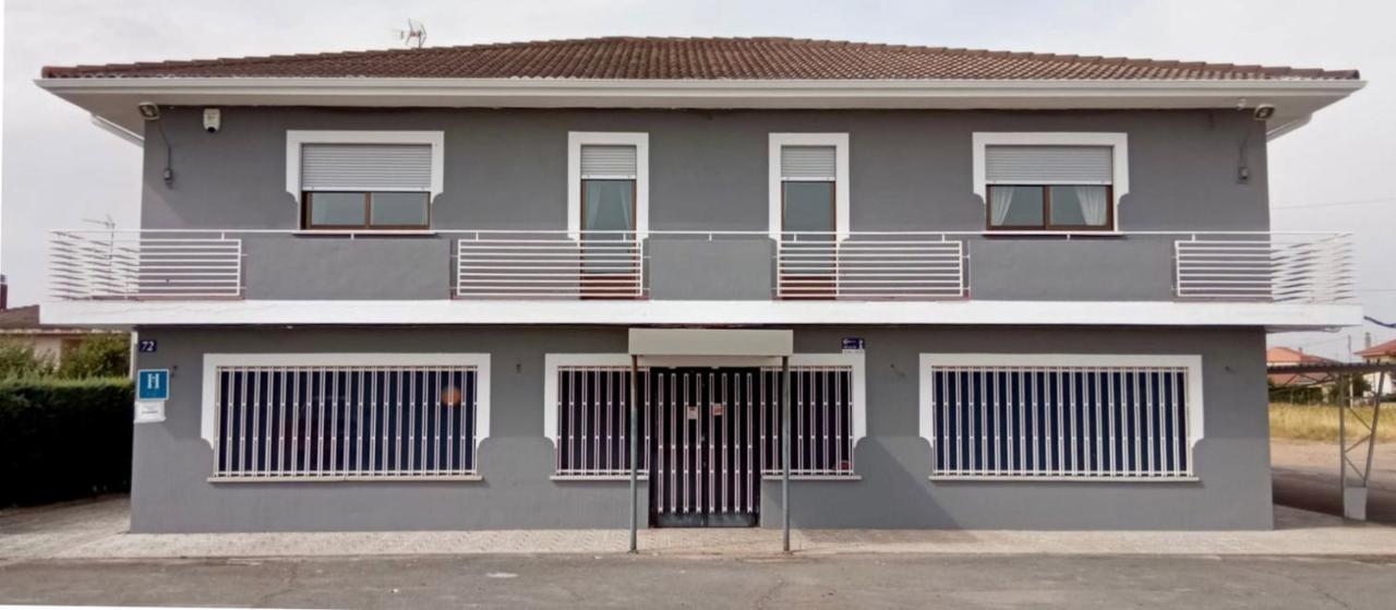 La Villa Hostal Calvarrasa de Abajo Exterior photo